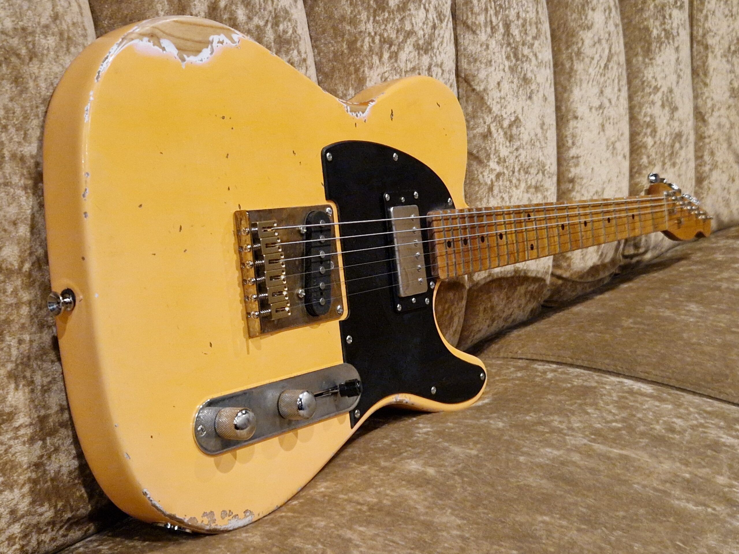 Butterscotch Amber nitro refinish, nitro checking, heavy relic